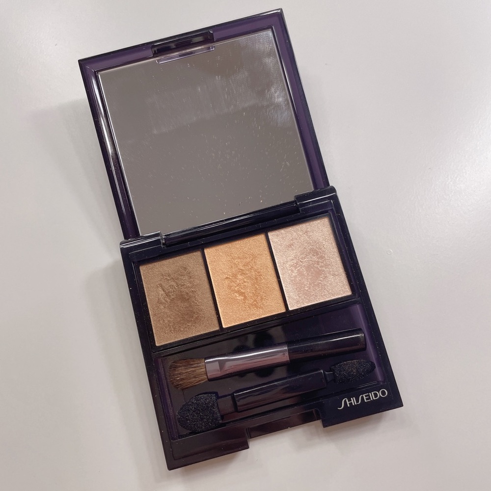 Shiseido eyeshadow palette